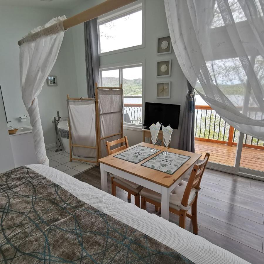 Knotty Pine Ocean Front Suite - Adults Only อินโกนิช ภายนอก รูปภาพ