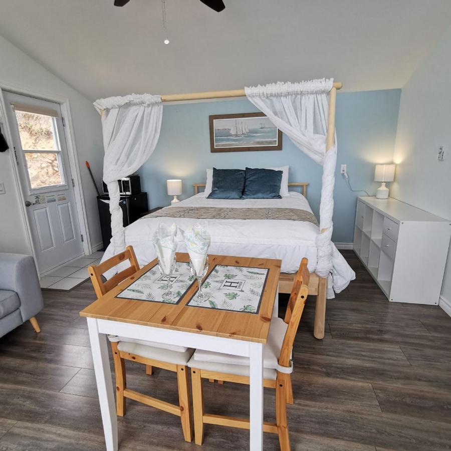 Knotty Pine Ocean Front Suite - Adults Only อินโกนิช ภายนอก รูปภาพ