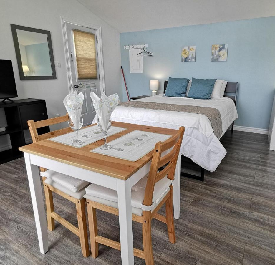 Knotty Pine Ocean Front Suite - Adults Only อินโกนิช ภายนอก รูปภาพ