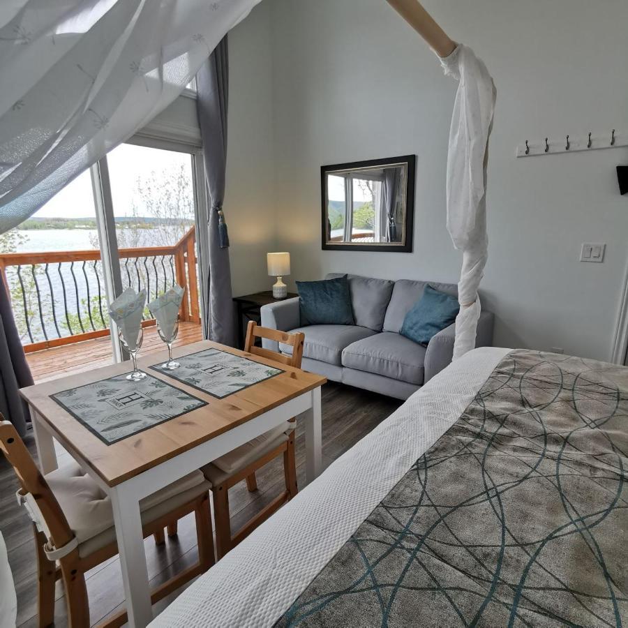 Knotty Pine Ocean Front Suite - Adults Only อินโกนิช ภายนอก รูปภาพ