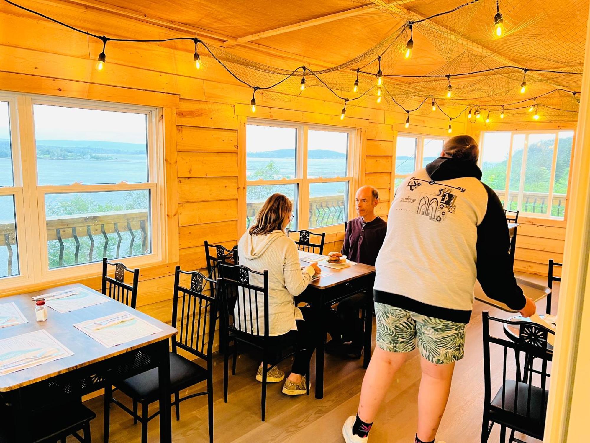 Knotty Pine Ocean Front Suite - Adults Only อินโกนิช ภายนอก รูปภาพ